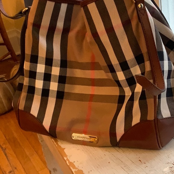 Authentic Burberry Canterbury Vintage Large with Tags - Picture 3 of 15
